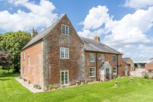 SOLD – Great Cotmarsh Farm, Cotmarsh, Broad Town, Wiltshire, SN4 7RA